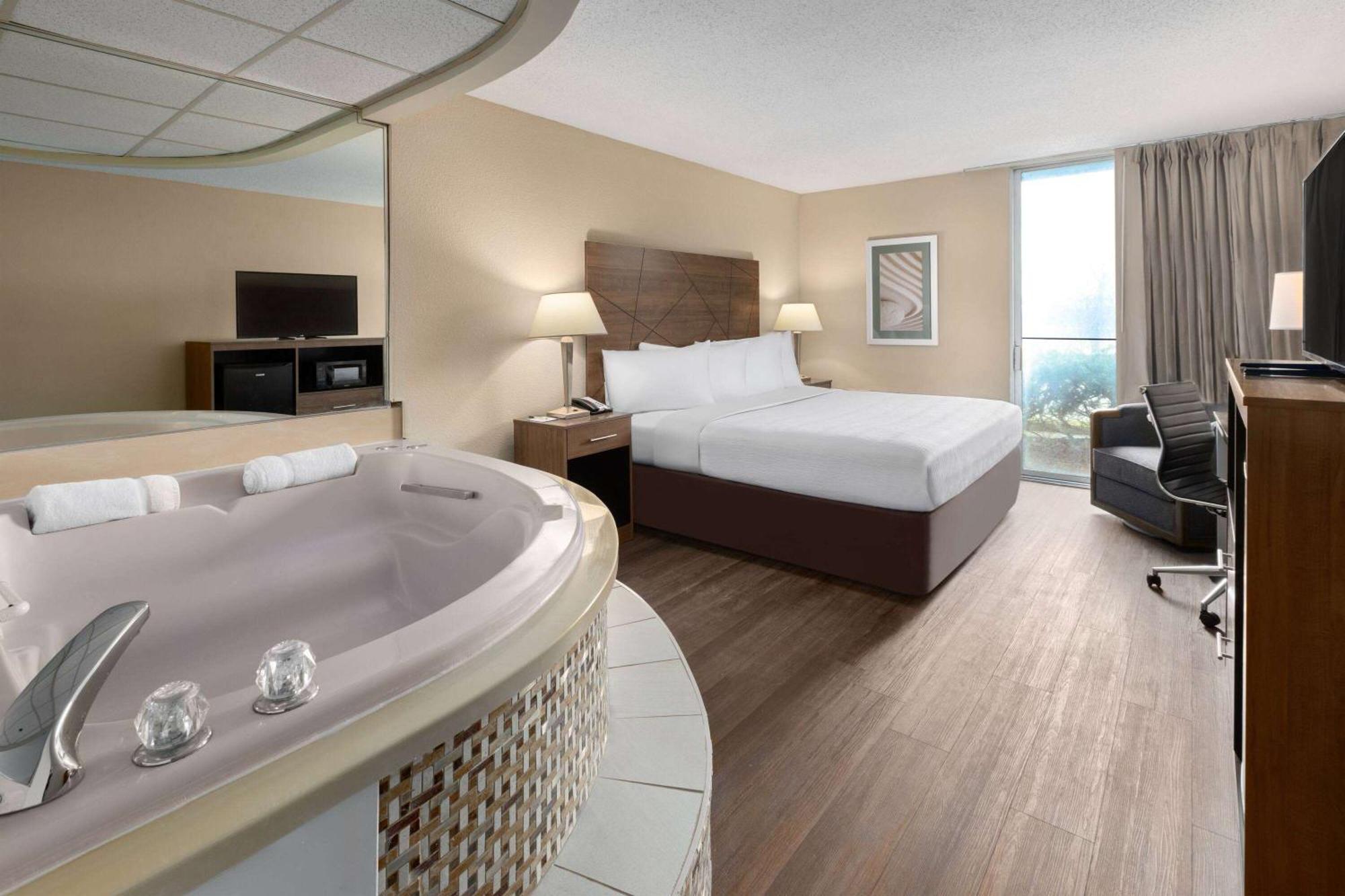Wingate By Wyndham Troy Hotel Exterior foto
