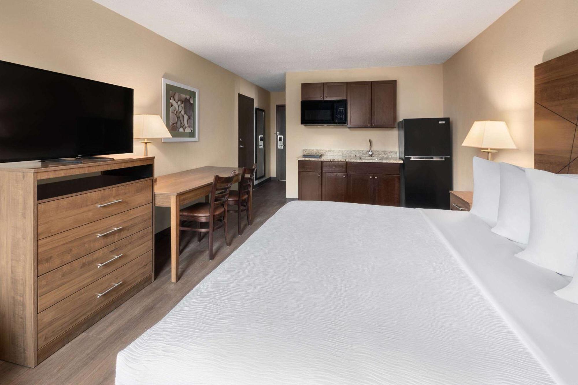 Wingate By Wyndham Troy Hotel Exterior foto